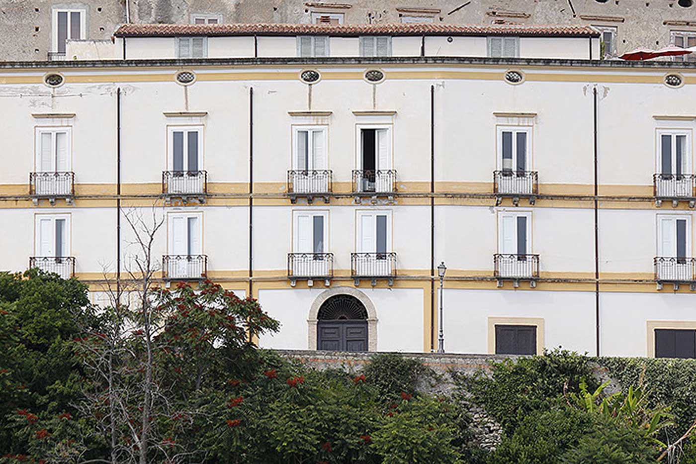 Jozzi, Amantea, La Galleria, arte