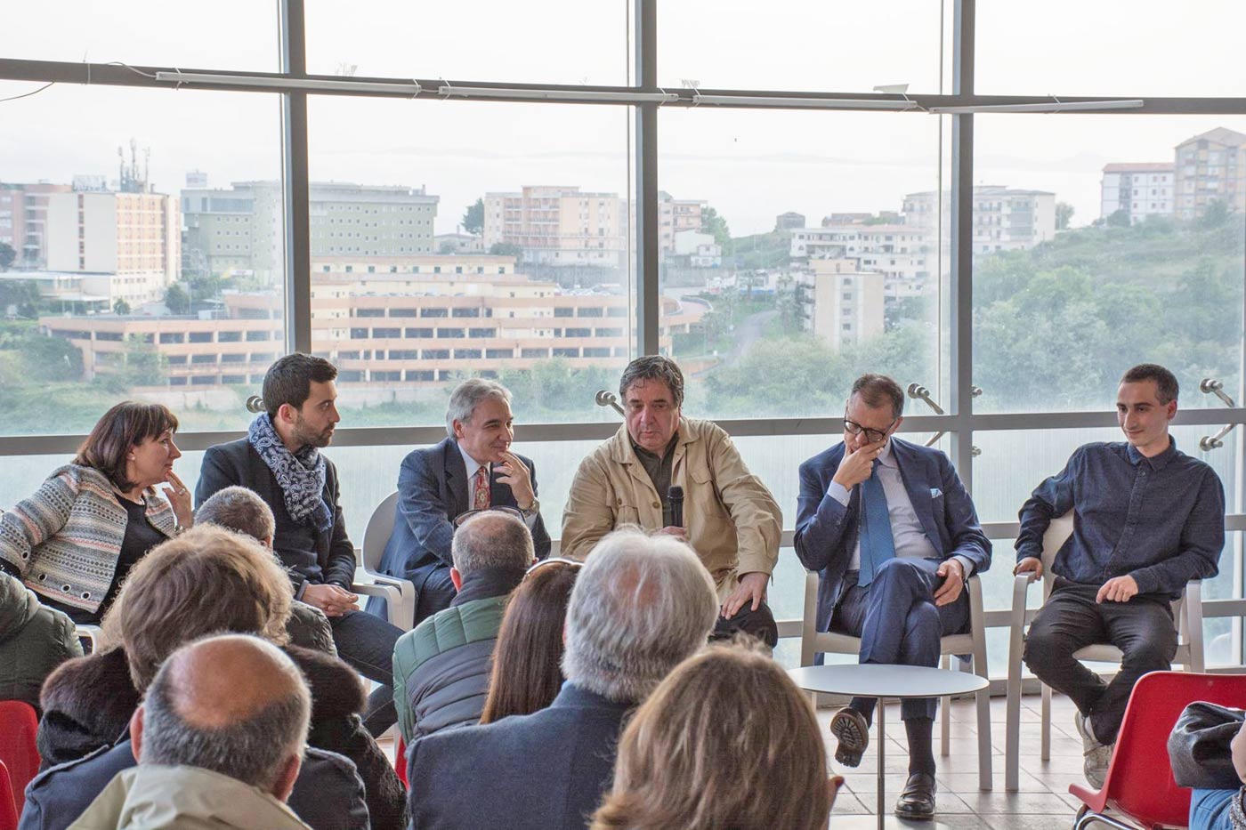 Dal fondo buio, il visibile e l'invisibile Francesco Jozzi Marca Catanzaro